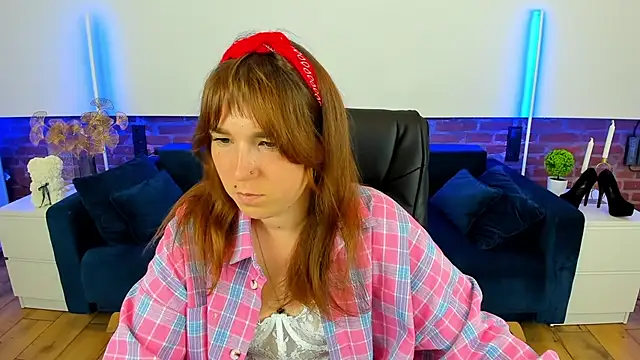 Snapshot of Sofii_darling chatting on 09-14-25, 04:39 Sofii darling online show from 09-14-25, 04:39