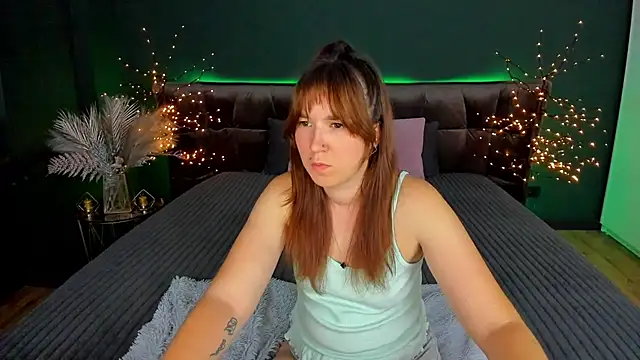 Snapshot of Sofii_darling chatting on 09-15-25, 04:29 Sofii darling online show from 09-15-25, 04:29