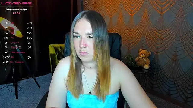 Snapshot of Sofii_darling chatting on 06-20-26, 04:32 Sofii darling online show from 06-20-26, 04:32