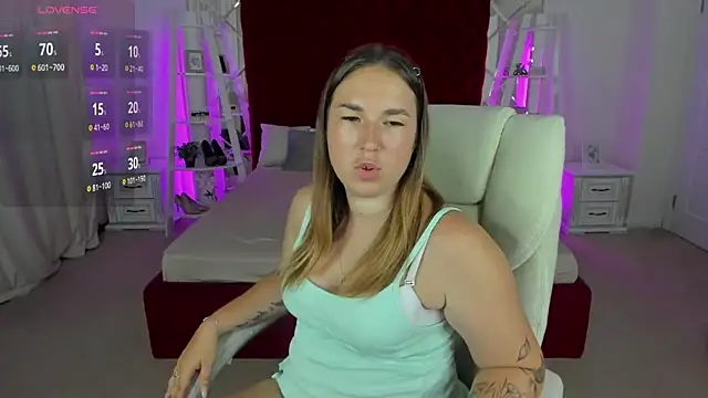 Snapshot of Sofii_darling chatting on 07-20-26, 05:04 Sofii darling online show from 07-20-26, 05:04
