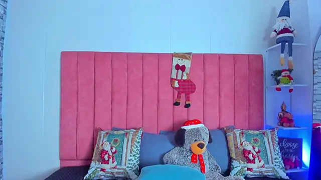 ashley Olsen online show from 11-26-25, 03:07