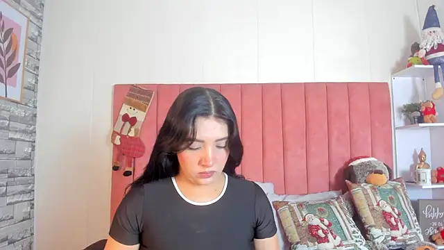 ashley Olsen online show from 12-16-25, 02:49