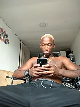 Snapshot of Jhoan_Simply chatting on 12-19-25, 12:01 Jhoan Simply online show from 12-19-25, 12:01