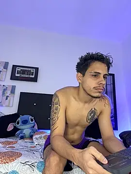 Snapshot of Luke_Stone chatting on 10-12-25, 03:11 Luke Stone online show from 10-12-25, 03:11