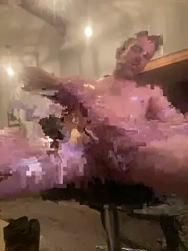 Snapshot of chaleureuxdesdames chatting on 01-10-26, 05:42 chaleureuxdesdames online show from 01-10-26, 05:42