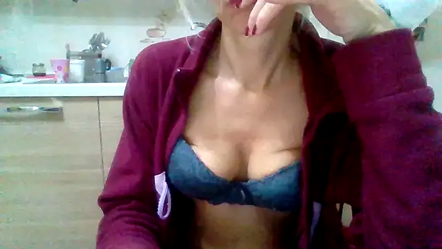 Kelly80 online show from 12-17-25, 05:13