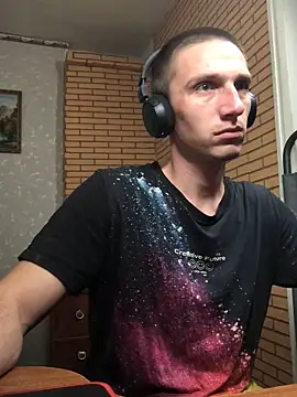 Snapshot of Alexilon chatting on 11-24-25, 05:01 Alexilon online show from 11-24-25, 05:01