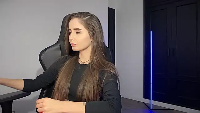 Snapshot of s_meow chatting on 11-02-25, 12:35 s meow online show from 11-02-25, 12:35