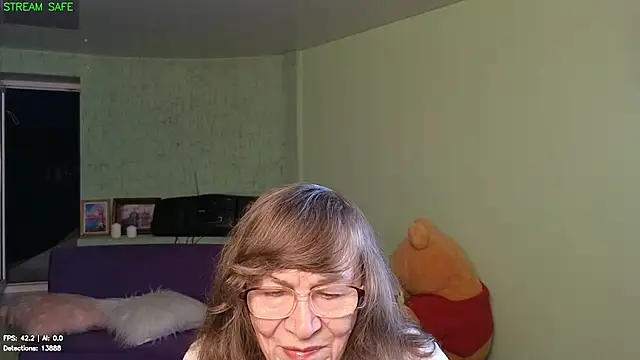 Snapshot of Betty_Brick chatting on 07-12-26, 05:59 Betty Brick online show from 07-12-26, 05:59