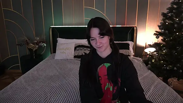 BerryDiva online show from 12-14-25, 02:00