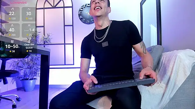 Snapshot of Dustin_Sonne chatting on 09-24-25, 03:48 Dustin Sonne online show from 09-24-25, 03:48