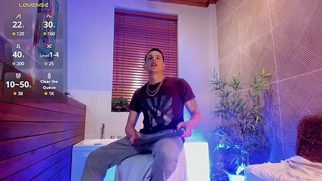 Snapshot of Dustin_Sonne chatting on 10-01-25, 03:45 Dustin Sonne online show from 10-01-25, 03:45