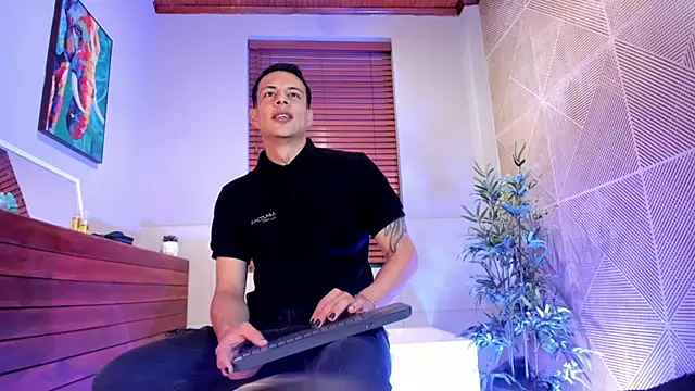 Snapshot of Dustin_Sonne chatting on 10-11-25, 03:39 Dustin Sonne online show from 10-11-25, 03:39