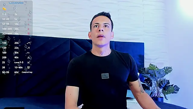 Snapshot of Dustin_Sonne chatting on 10-12-25, 03:38 Dustin Sonne online show from 10-12-25, 03:38