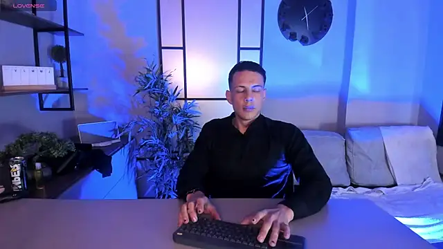 Snapshot of Dustin_Sonne chatting on 11-29-25, 03:42 Dustin Sonne online show from 11-29-25, 03:42