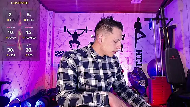 Snapshot of Dustin_Sonne chatting on 12-03-25, 03:36 Dustin Sonne online show from 12-03-25, 03:36