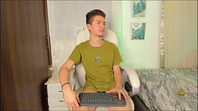 ThiagooJames online show from 10-10-25, 03:05