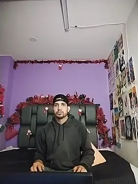 ashtoncooperr online show from 12-04-25, 04:05