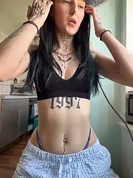 Snapshot of Seductively4_20 chatting on 06-18-26, 08:25 Seductively4 20 online show from 06-18-26, 08:25