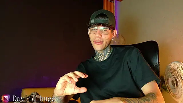 Snapshot of david_huge chatting on 07-21-26, 06:49 david huge online show from 07-21-26, 06:49