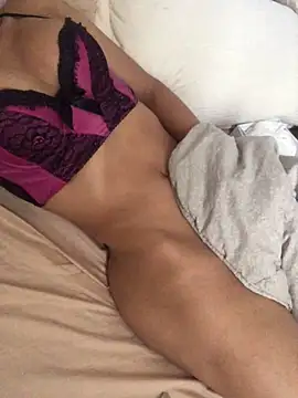 Snapshot of MusaAyla chatting on 11-25-25, 12:05 MusaAyla online show from 11-25-25, 12:05