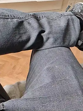 Snapshot of LeoMaduroSP chatting on 09-23-25, 02:20 LeoMaduroSP online show from 09-23-25, 02:20