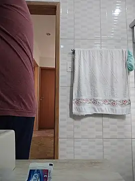 Snapshot of LeoMaduroSP chatting on 09-29-25, 12:21 LeoMaduroSP online show from 09-29-25, 12:21