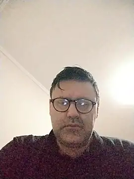 Snapshot of LeoMaduroSP chatting on 10-27-25, 12:31 LeoMaduroSP online show from 10-27-25, 12:31