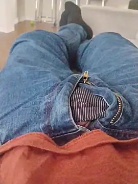 Snapshot of LeoMaduroSP chatting on 11-17-25, 08:47 LeoMaduroSP online show from 11-17-25, 08:47