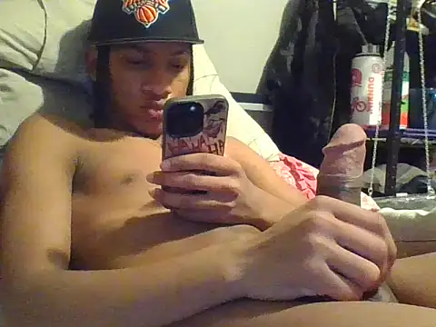 Snapshot of mikyng chatting on 12-19-25, 04:41 mikyng online show from 12-19-25, 04:41