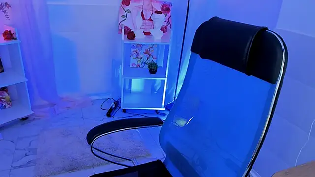 Snapshot of AvaDaviis chatting on 11-05-25, 03:12 AvaDaviis online show from 11-05-25, 03:12