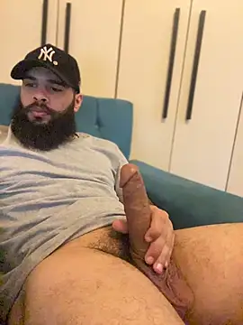 Snapshot of Min-- chatting on 12-16-25, 09:20 Min-- online show from 12-16-25, 09:20