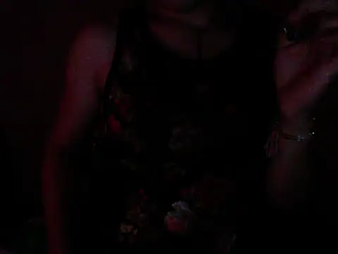 Snapshot of guerooohot22 chatting on 11-23-25, 03:39 guerooohot22 online show from 11-23-25, 03:39