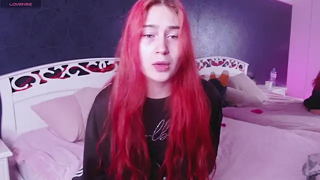 Snapshot of Lili_Luuu chatting on 01-17-26, 03:06 Lili Luuu online show from 01-17-26, 03:06