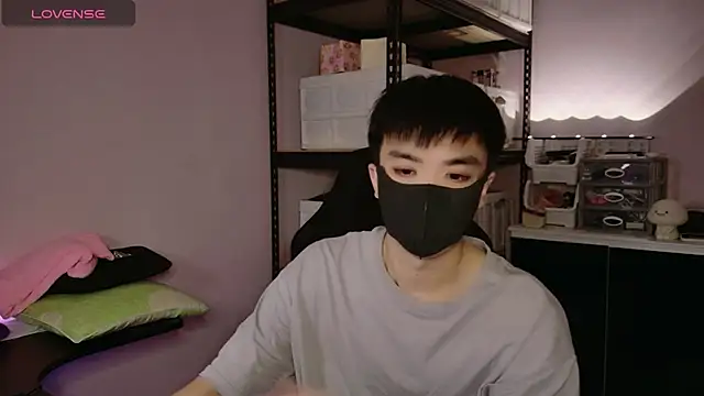 Snapshot of doggyman523 chatting on 11-24-25, 05:12 doggyman523 online show from 11-24-25, 05:12