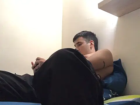 Snapshot of Cesar_Augusto chatting on 09-12-25, 05:18 Cesar Augusto online show from 09-12-25, 05:18