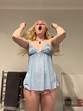 Snapshot of tretrunkwet chatting on 03-10-26, 08:41 tretrunkwet online show from 03-10-26, 08:41