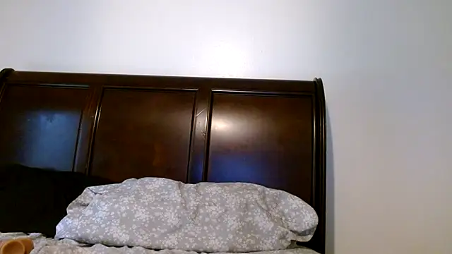 Snapshot of carlithefreak chatting on 10-17-25, 09:17 carlithefreak online show from 10-17-25, 09:17