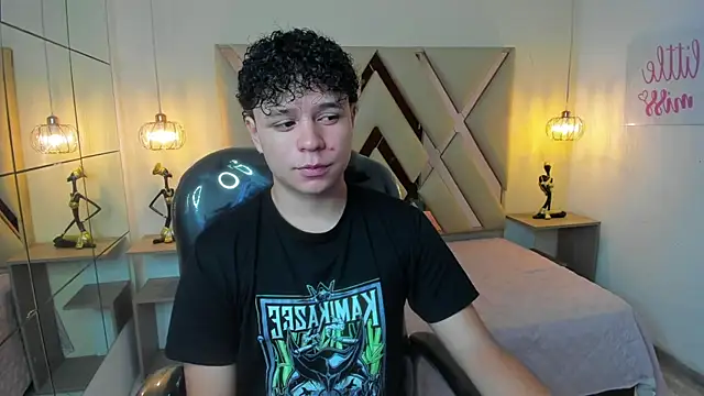 BenjaminBottonn online show from 10-02-25, 07:21