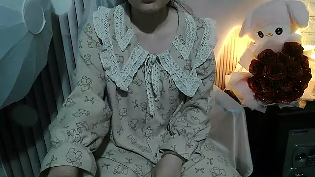 Snapshot of Emachiii chatting on 11-15-25, 09:50 Emachiii online show from 11-15-25, 09:50