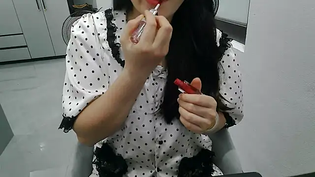 Snapshot of Emachiii chatting on 05-17-26, 12:34 Emachiii online show from 05-17-26, 12:34