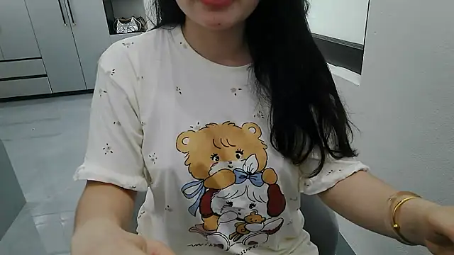 Snapshot of Emachiii chatting on 05-24-26, 01:43 Emachiii online show from 05-24-26, 01:43