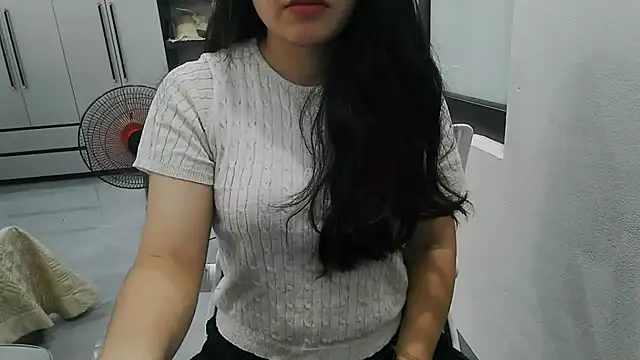 Snapshot of Emachiii chatting on 07-21-26, 12:29 Emachiii online show from 07-21-26, 12:29