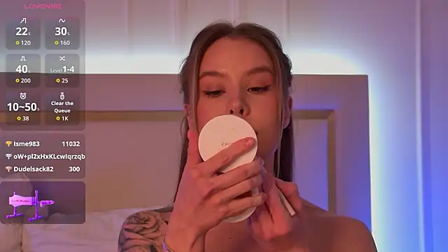 Ashley Roys online show from 04-18-26, 07:07