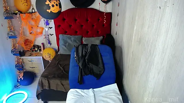 Snapshot of karina__milff chatting on 10-28-25, 04:38 karina milff online show from 10-28-25, 04:38