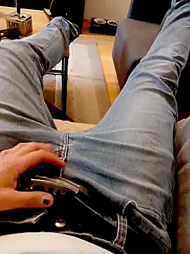 Holly-97 online show from 04-12-26, 04:01