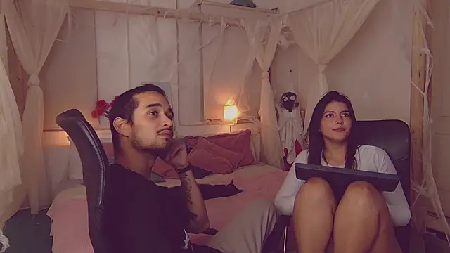 Laila asher online show from 10-24-25, 03:58