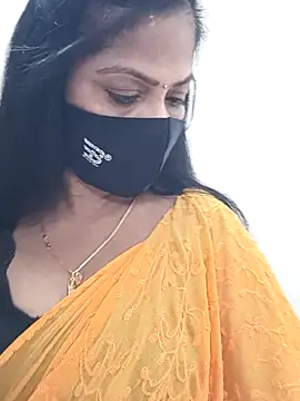 Snapshot of shivani27 chatting on 01-05-26, 05:27 shivani27 online show from 01-05-26, 05:27