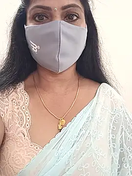 Snapshot of shivani27 chatting on 01-12-26, 04:23 shivani27 online show from 01-12-26, 04:23