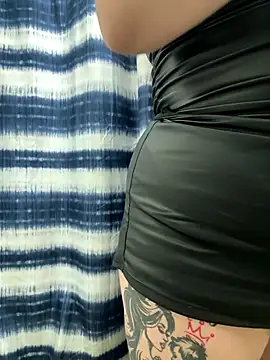 Snapshot of MamaSpicy chatting on 10-12-25, 02:21 MamaSpicy online show from 10-12-25, 02:21